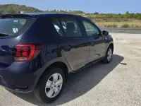 Usado Dacia Sandero Comfort 90 CV (66 kW) 2020 Azul Utilitario