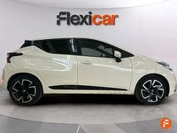 Usado Nissan Micra 92 HP (67 kW) 2021 Bege Citadino