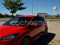 Usado Ford Focus ST-Line 125 CV (91 kW) 2018 Rojo Berlina