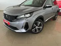Usado Peugeot 3008 Allure 130 CV (95 kW) 2021 Gris / plata SUV