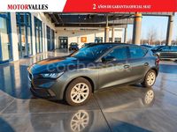 Usado Seat Leon Style 110 CV (80 kW) 2024 Gris / plata Berlina