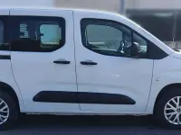 Usado Citroën Berlingo Live 102 CV (75 kW) 2023 Blanco Monovolumen