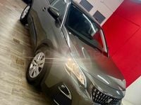 Usado Peugeot 3008 Active 130 CV (95 kW) 2018 Gris / plata SUV
