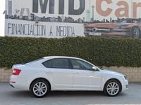 Usado Skoda Octavia Elegance 140 CV (102 kW) 2015 Blanco Berlina