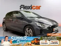 Usado Hyundai i20 100 CV (73 kW) 2025 Gris Utilitario