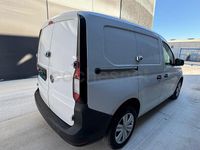 Usado VW Caddy Beach 102 CV (75 kW) 2021 Blanco Monovolumen