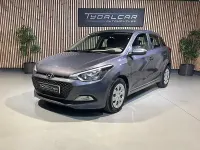 Usado Hyundai i20 90 CV (66 kW) 2016 Gris / plata Berlina