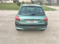 Usado Peugeot 206 75 CV (55 kW) 1998 Verde Berlina