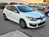 Usado Renault Mégane III Dynamique 115 CV (84 kW) 2013 Blanco Berlina