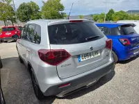 Usado Suzuki Vitara GLX 116 CV (85 kW) 2022 Gris / plata SUV