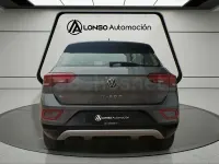 Usado VW T-Roc Life 110 CV (80 kW) 2023 Gris / plata SUV