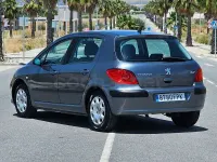 Usado Peugeot 307 90 CV (66 kW) 2007 Gris / plata Berlina