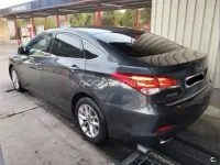 Usado Hyundai i40 115 CV (84 kW) 2016 Gris / plata Berlina