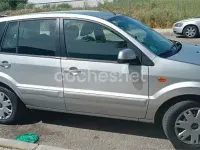 Usado Ford Fusion 80 CV (58 kW) 2010 Gris / plata Utilitario