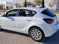 Usado Opel Astra Cosmo 125 CV (91 kW) 2012 Blanco Berlina