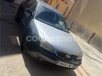 Usado Ford Mondeo Trend 130 CV (95 kW) 2003 Gris / plata Berlina