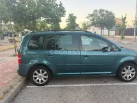 Usado VW Touran Highline 140 CV (102 kW) 2005 Verde Monovolumen