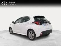 Usado Toyota Yaris Hybrid Active 116 CV (85 kW) 2025 Blanco Berlina