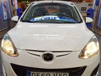 Usado Mazda 2 75 CV (55 kW) 2014 Blanco Berlina