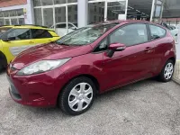 Usado Ford Fiesta Trend 82 CV (60 kW) 2011 Burdeos Utilitario