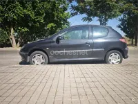 Usado Peugeot 206 75 CV (55 kW) 2003 Negro Berlina