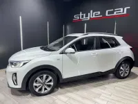 Usado Kia Stonic 101 HP (74 kW) 2022 Branco SUV