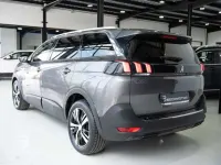 Usado Peugeot 5008 Allure 130 CV (95 kW) 2019 Gris SUV