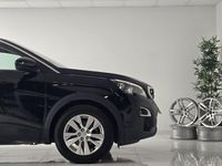 Usado Peugeot 3008 Active 120 CV (88 kW) 2017 Negro SUV