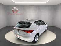 Usado Seat Leon Style 130 CV (95 kW) 2021 Blanco Berlina