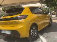 Usado Peugeot 208 Active 100 CV (73 kW) 2021 Amarillo Utilitario