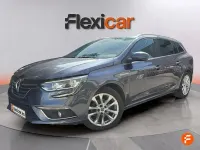 Usado Renault Mégane GrandTour Business 140 CV (102 kW) 2019 Gris / plata Familiar