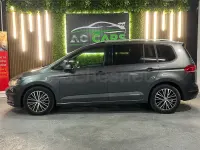 Usado VW Touran Advance 150 CV (110 kW) 2018 Gris / plata Monovolumen