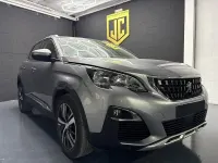 Usado Peugeot 3008 Allure 130 CV (95 kW) 2021 Gris / plata SUV