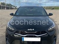 Usado Kia Ceed Style 100 CV (73 kW) 2024 Negro Utilitario