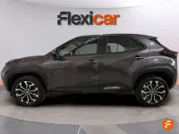 Usado Toyota Yaris Cross Style 116 CV (85 kW) 2022 Gris SUV