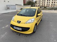 Usado Peugeot 107 68 CV (50 kW) 2007 Amarillo Utilitario