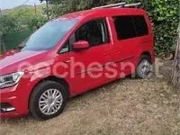 Usado VW Caddy 102 CV (75 kW) 2019 Rojo Monovolumen