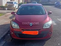 Usado Renault Mégane Dynamique 110 CV (80 kW) 2011 Rojo Berlina