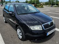 Usado Skoda Fabia 64 CV (47 kW) 2005 Negro Berlina