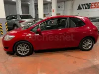 Usado Toyota Auris 101 CV (74 kW) 2009 Rojo Utilitario