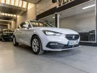 Usado Seat Leon Style 110 HP (80 kW) 2022 Branco Sedan