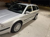 Usado Skoda Octavia Elegance 110 CV (80 kW) 2001 Gris / plata Familiar