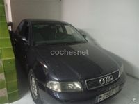 Usado Audi A4 110 CV (80 kW) 1999 Azul Berlina
