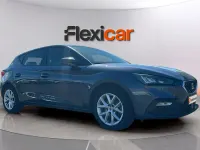 Usado Seat Leon Style 116 CV (85 kW) 2020 Gris Berlina