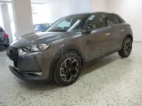 Usado DS Automobiles DS3 Crossback So Chic 110 CV (80 kW) 2022 Gris / plata SUV