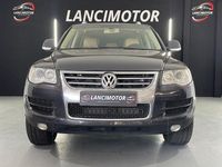 Usado VW Touareg 240 CV (176 kW) 2008 Gris / plata SUV