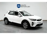 Usado Kia Stonic 84 CV (61 kW) 2023 Blanco SUV