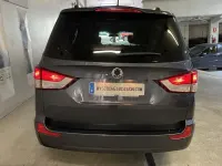 Usado SsangYong Rodius Limited 155 CV (114 kW) 2013 Gris / plata Monovolumen
