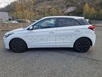 Usado Hyundai i20 75 CV (55 kW) 2016 Blanco Berlina
