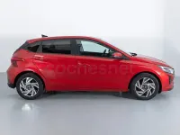 Käytetty Hyundai i20 100 HP (73 kW) 2024 Punainen Viistoperä